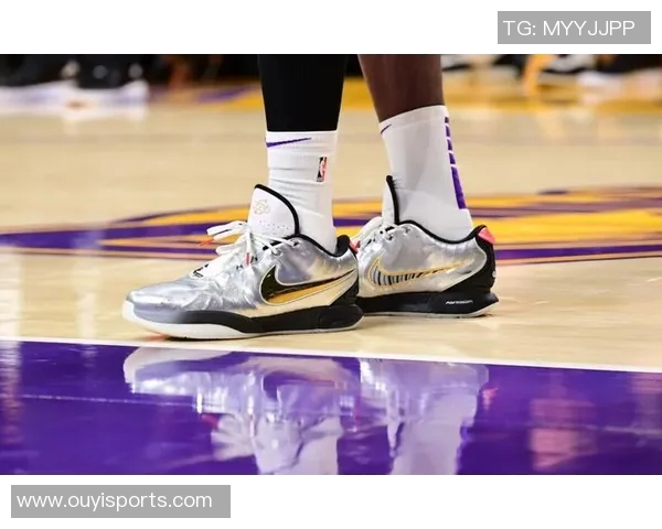 里夫斯绝杀球场宣传新款AR3日落配色球鞋将于11月1日正式上市