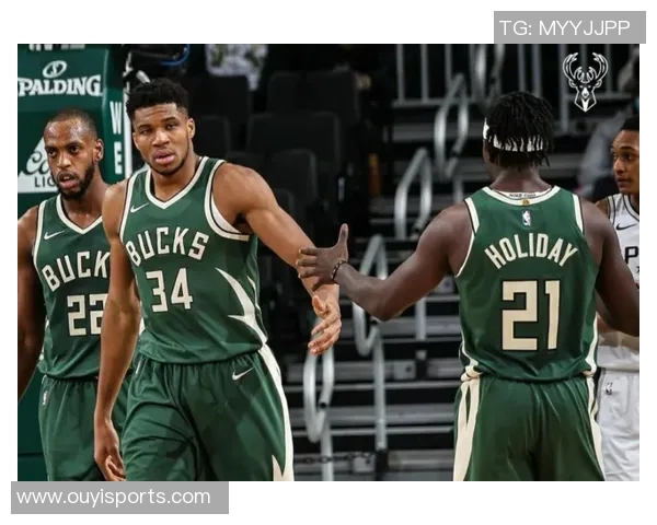 米奇约翰逊强调文班是球队基石但他渴望团队合作而非孤军奋战