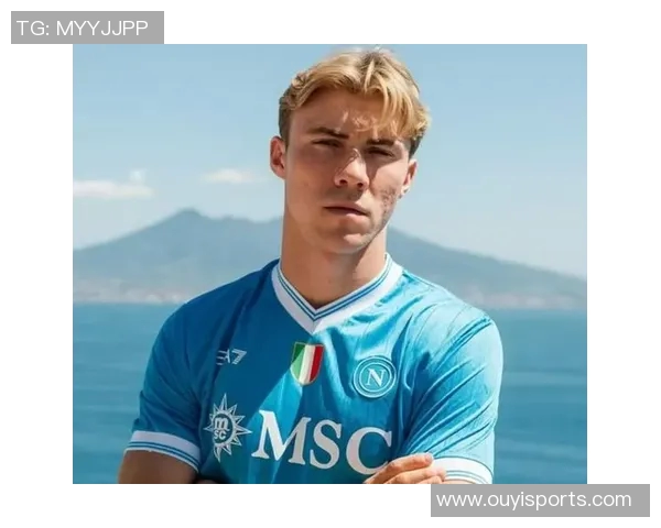 丹麦主帅赞霍伊伦在那不勒斯表现出色队友们乐于给予支持与帮助