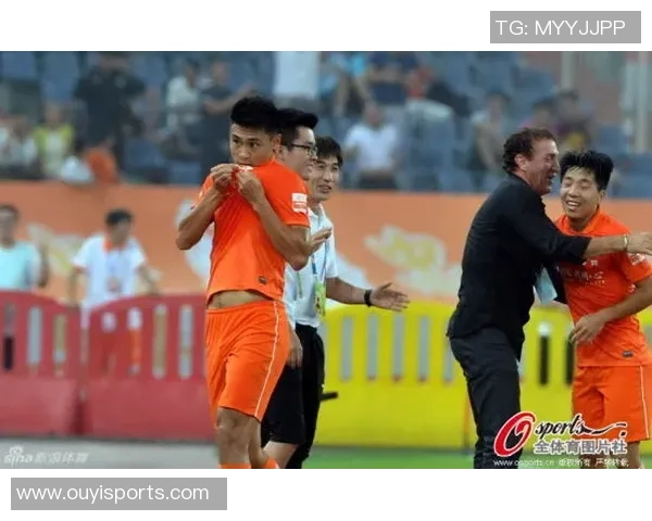 美记表达对球队不满欲离队三球更推幽默回应引发热议