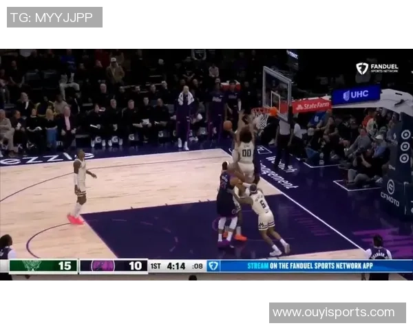 爱德华兹精彩突破拉杆换手上篮展现超强观赏性引发全场欢呼