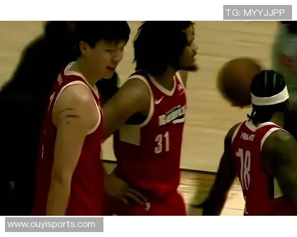 杨瀚森内线表现稳健对火箭两战正负值均为正数展现实力