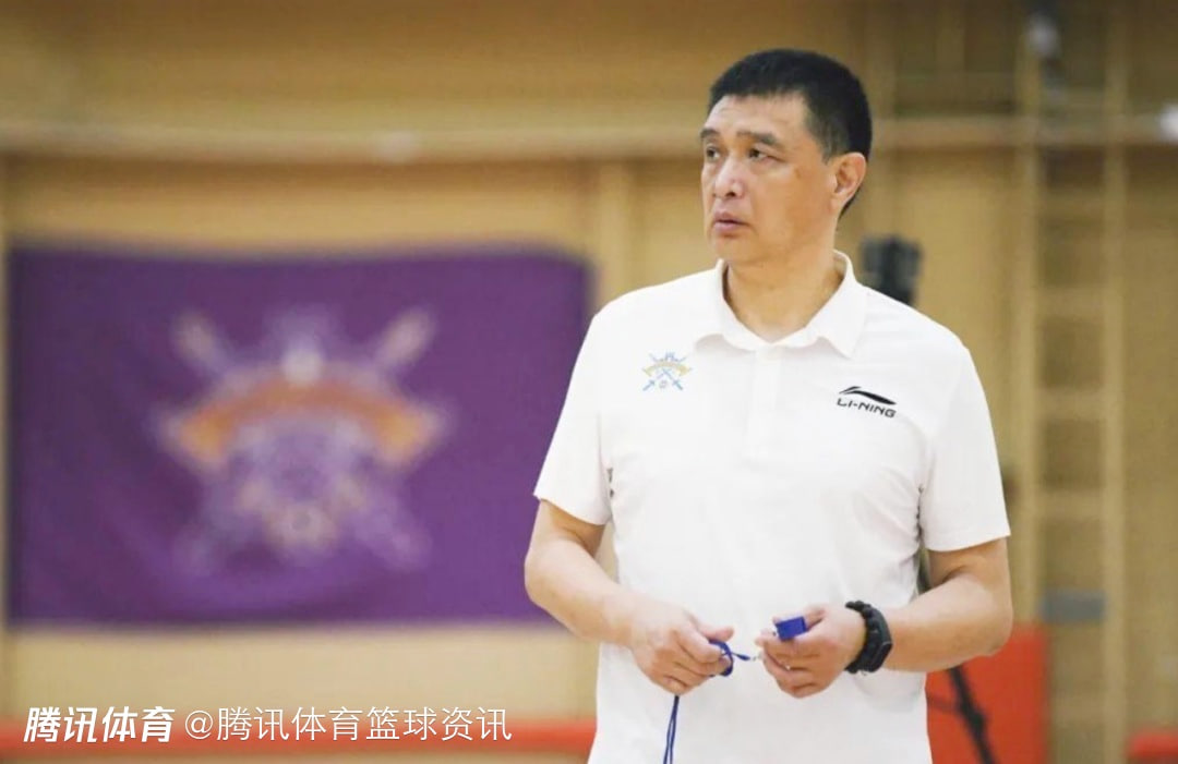 北控主帅闵鹿蕾现身NBA夏季联赛，现场考察外援人选